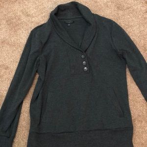 Banana republic woman’s grey sweater
